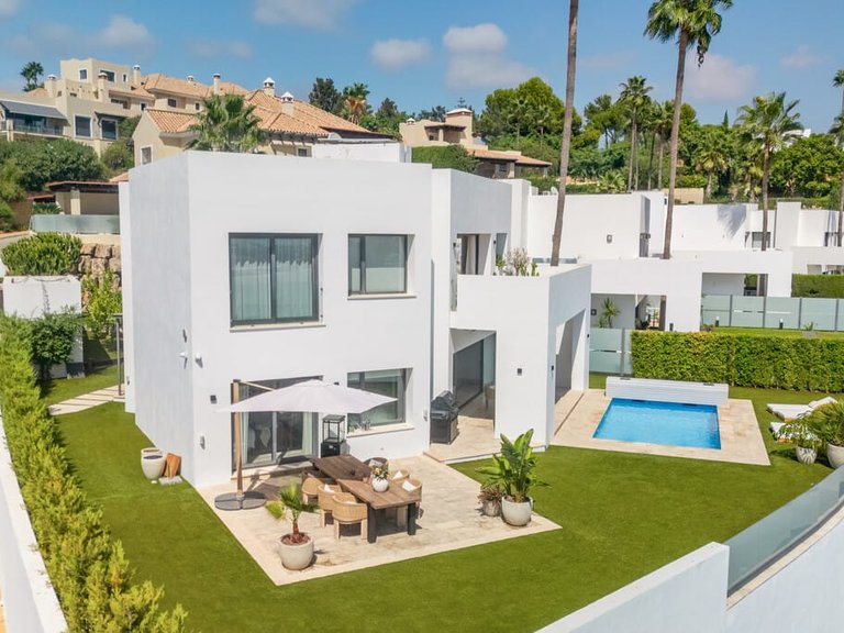 Villa for Sale in Benahavís, Malaga 1