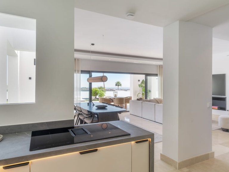 Villa for Sale in Benahavís, Malaga 15