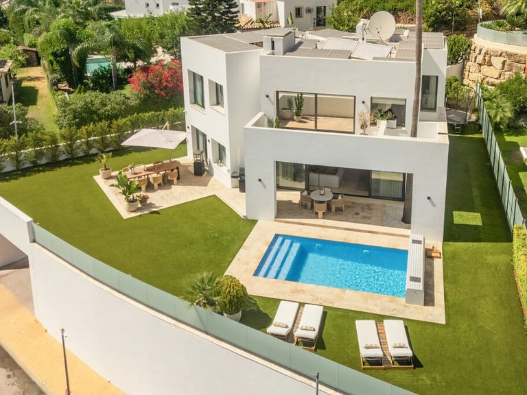 Villa for Sale in Benahavís, Malaga 2