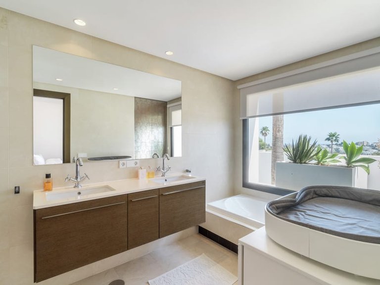 Villa for Sale in Benahavís, Malaga 22