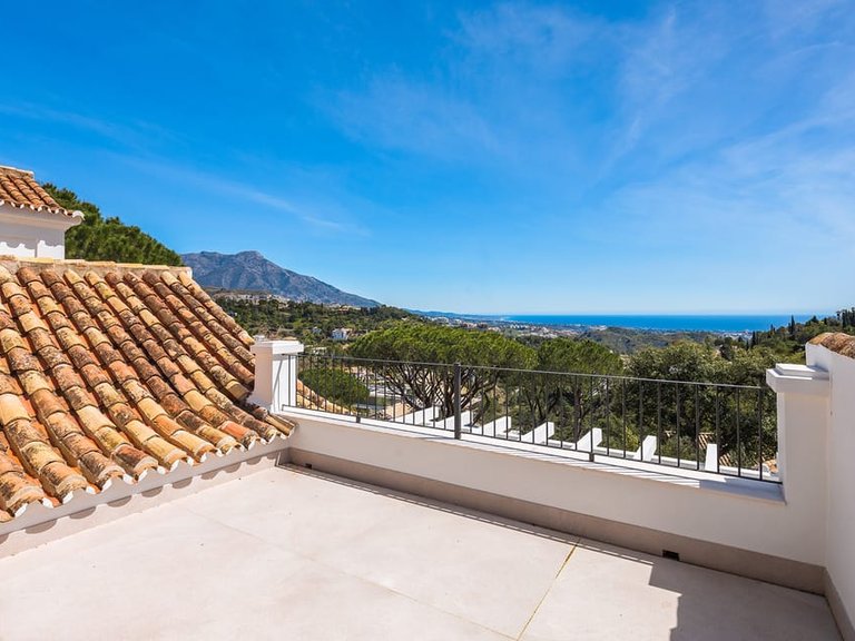 Villa for Sale in Marbella, Malaga 8