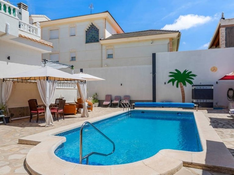 Villa for Sale in Benijofar, Alicante 5