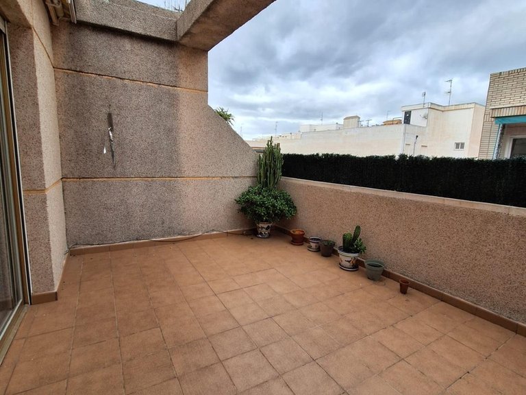Spacious and Bright 2-Bedroom Penthouse in Playa del Cura 1