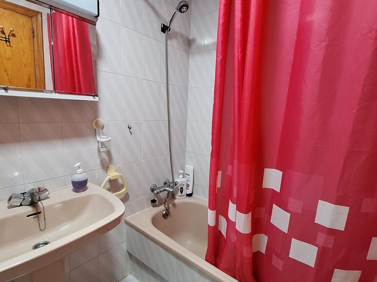 Spacious and Bright 2-Bedroom Penthouse in Playa del Cura 10