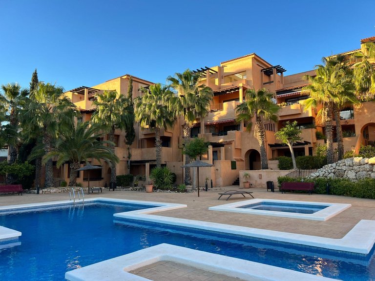 Beautiful Semi-Detached House in Villamartín 16