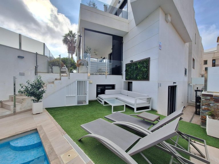 Exclusive Townhouse in Villamartín–Las Filipinas, Orihuela Costa 23