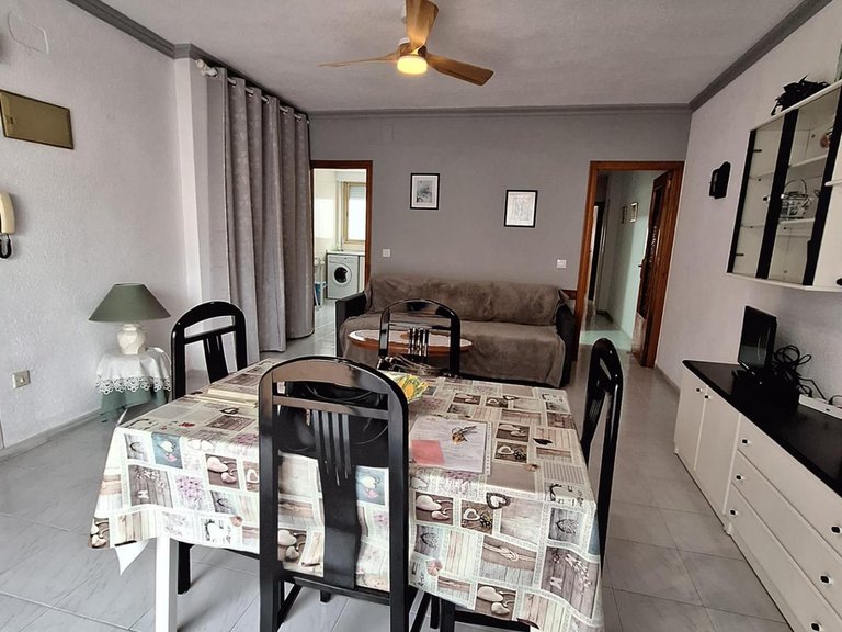 Spacious and Bright 2-Bedroom Penthouse in Playa del Cura 4