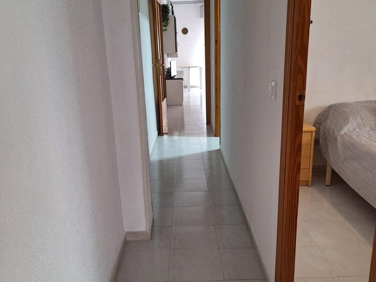 Spacious and Bright 2-Bedroom Penthouse in Playa del Cura 7