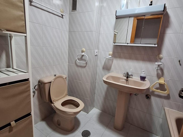 Spacious and Bright 2-Bedroom Penthouse in Playa del Cura 9