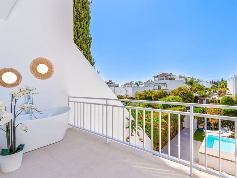 Villa for Sale in Marbella, Malaga 5