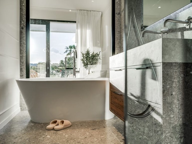 Villa for Sale in Marbella, Malaga 18