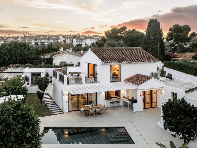 Villa for Sale in Marbella, Malaga 1