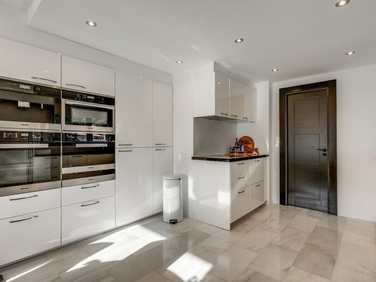 Villa for Sale in Marbella, Malaga 10