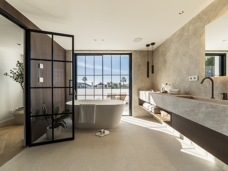 Villa for Sale in Marbella, Malaga 16