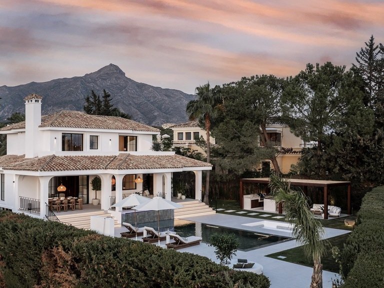 Villa for Sale in Marbella, Malaga 8