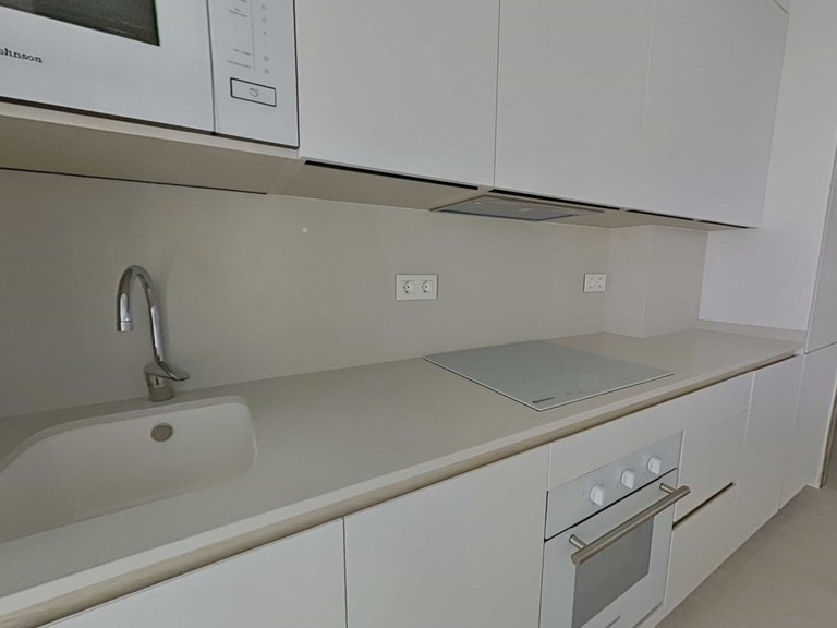 Siente el Mar Desde lo Alto en Este Ático Único 15