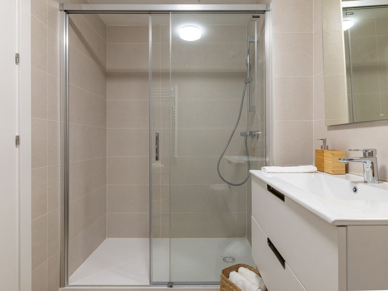 Modernos apartamentos y áticos en Calpe con piscina, gimnasio y solárium 15