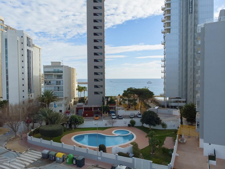 Modernos apartamentos en Calpe con piscina y vistas a la ciudad 20