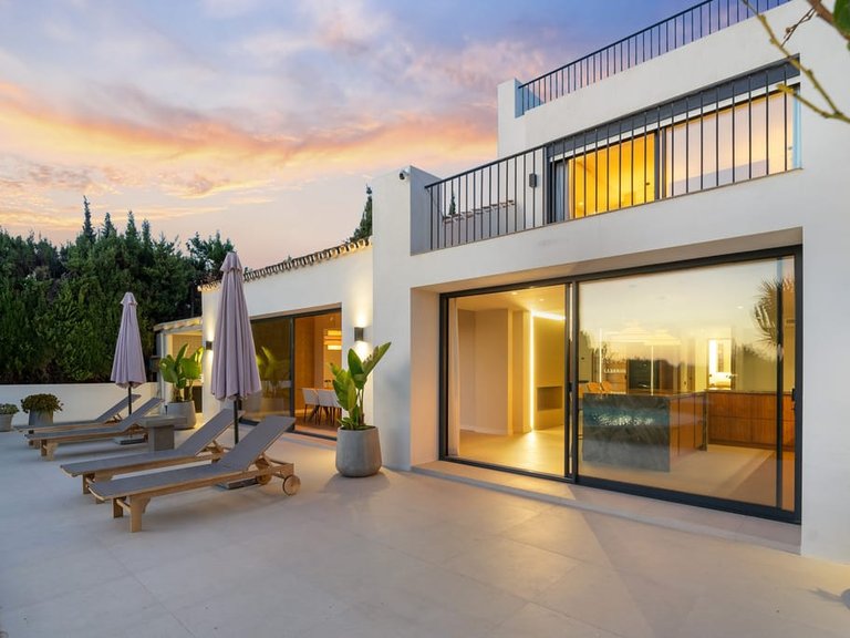Villa for Sale in Marbella, Malaga 24