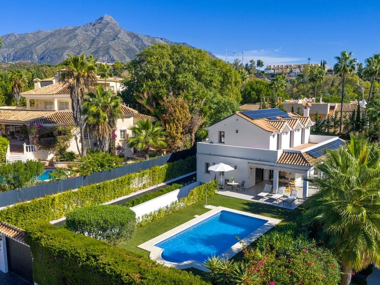 Villa for Sale in Marbella, Malaga 4