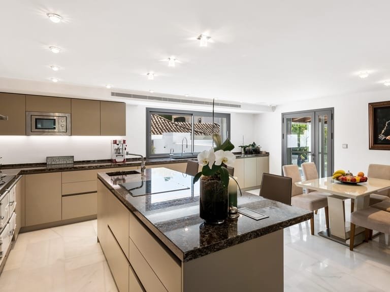 Villa for Sale in Marbella, Malaga 15