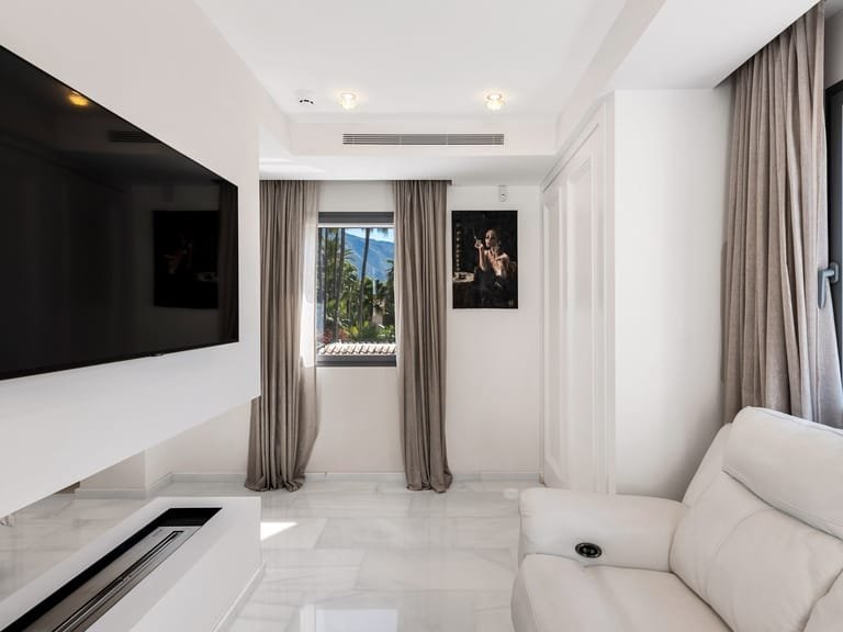 Villa for Sale in Marbella, Malaga 19