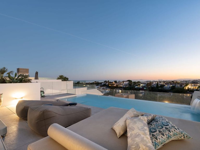 Villa for Sale in Marbella, Malaga 28