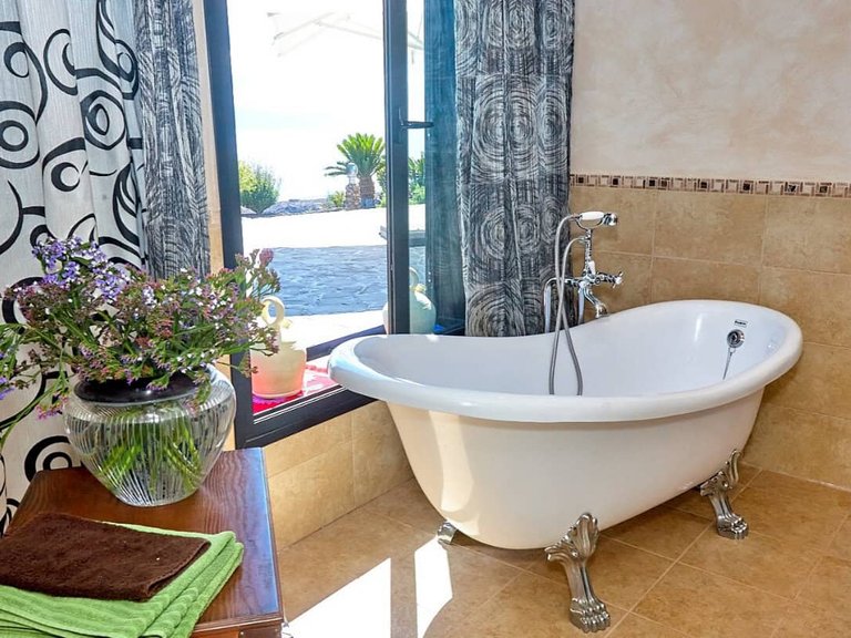 Villa for sale in Guia de Isora, Tenerife 1502140 6