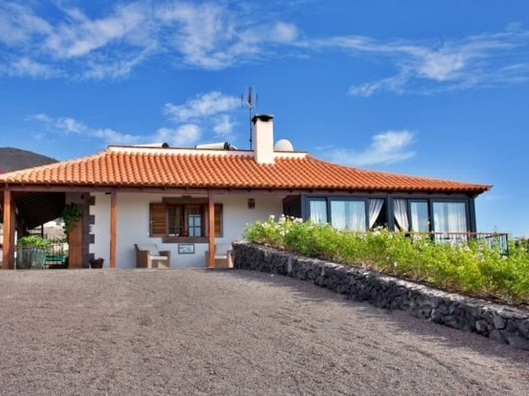 Villa for sale in Guia de Isora, Tenerife 1502140 2