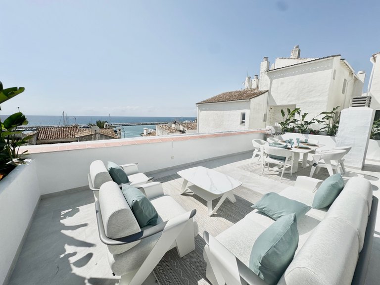 Apartment for sale in Puerto Banus, Málaga 4