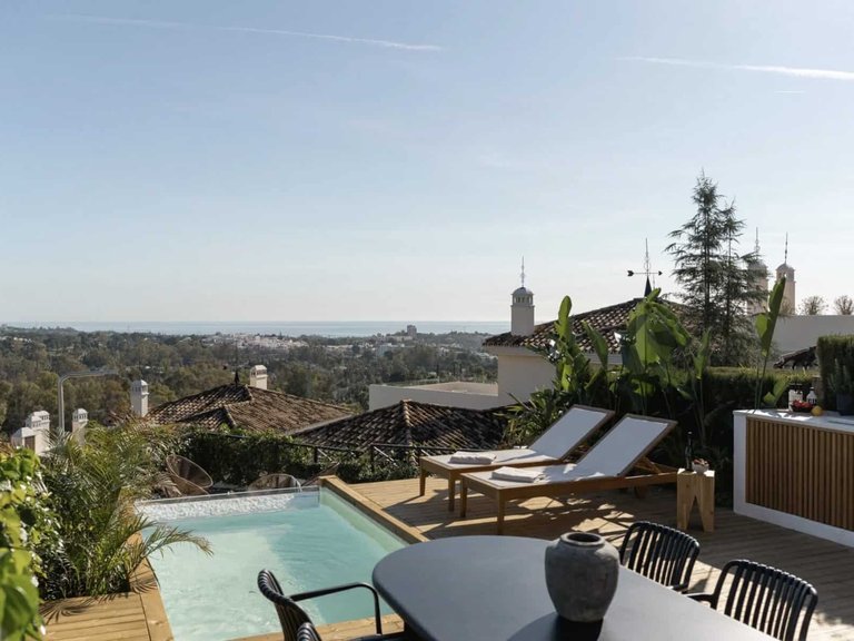 Apartment for sale in Nueva Andalucía, Marbella, Málaga 1