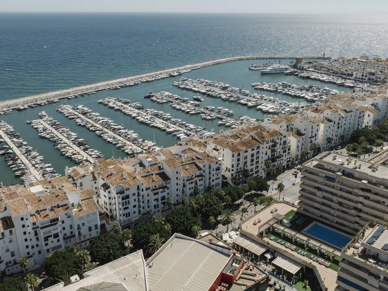 Apartment for sale in Puerto Banus, Málaga 7