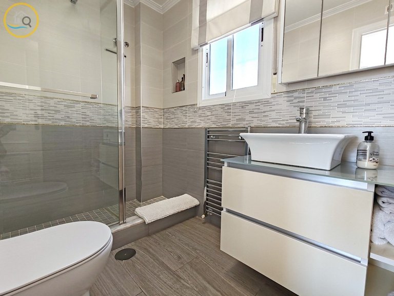 Villa for sale in Pilar de la Horadada, Alicante 8