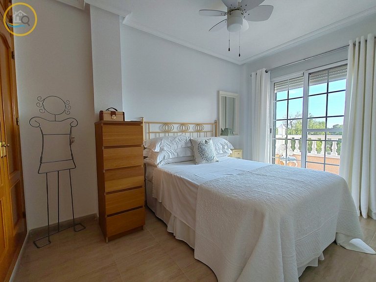 Villa for sale in Pilar de la Horadada, Alicante 11