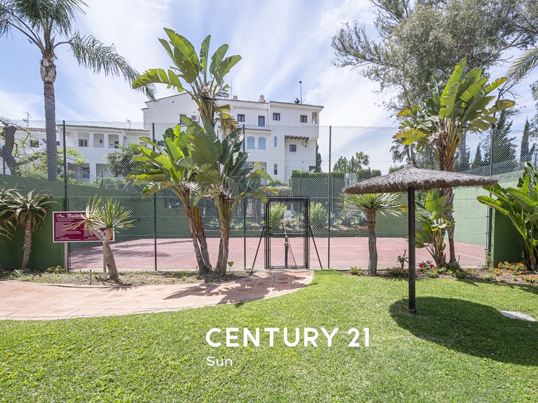 Apartment for sale in Puerto Banús, Málaga 2