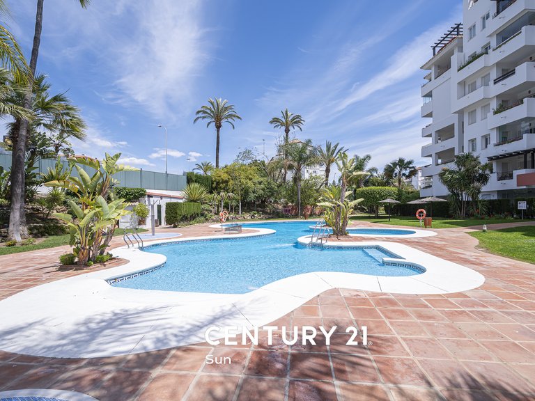 Apartment for sale in Puerto Banús, Málaga 3