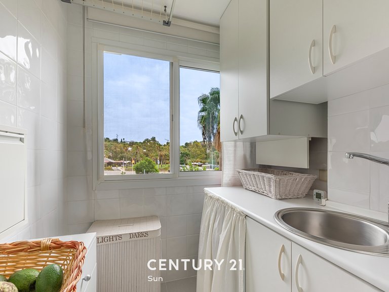 Apartment for sale in Puerto Banús, Nueva Andalucía, Marbella, Málaga 12