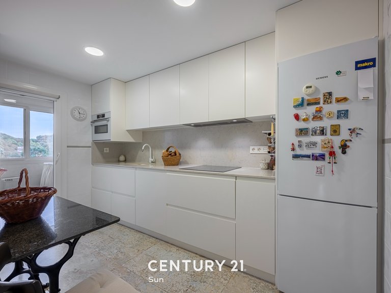 Apartment for sale in Puerto Banús, Nueva Andalucía, Marbella, Málaga 13