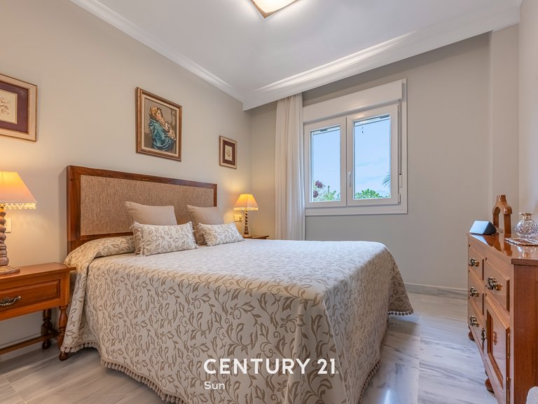 Apartment for sale in Puerto Banús, Nueva Andalucía, Marbella, Málaga 18