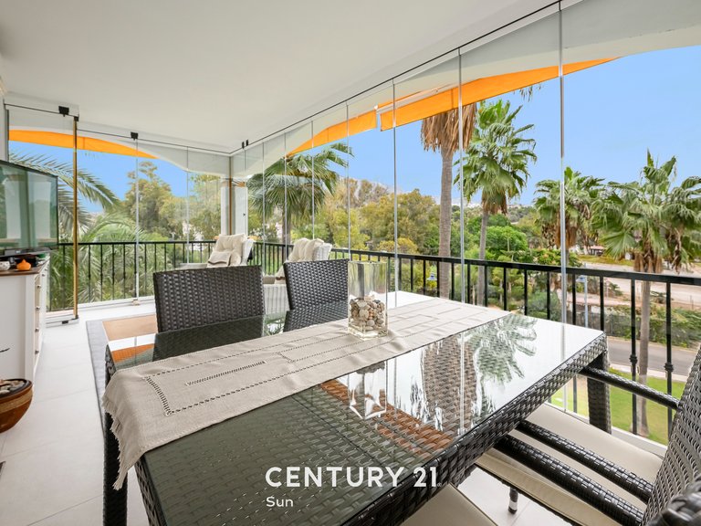 Apartment for sale in Puerto Banús, Nueva Andalucía, Marbella, Málaga 3