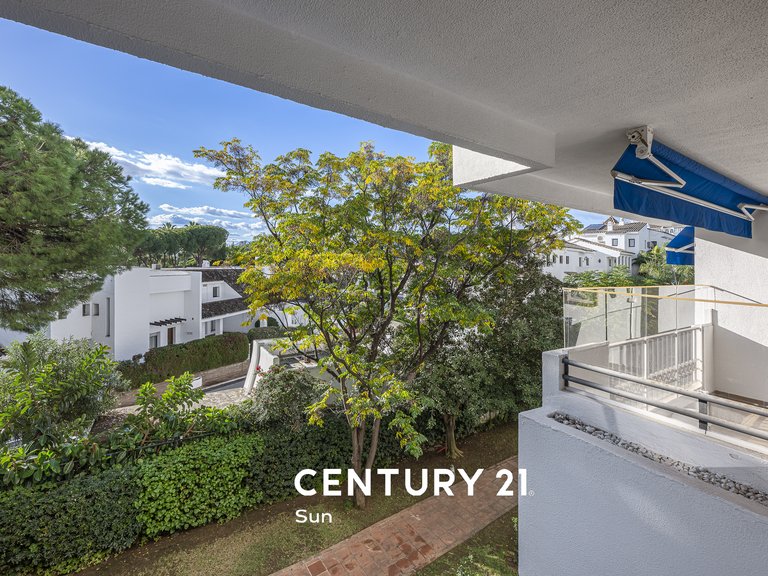 Apartment for sale in Puerto Banús, Málaga 9