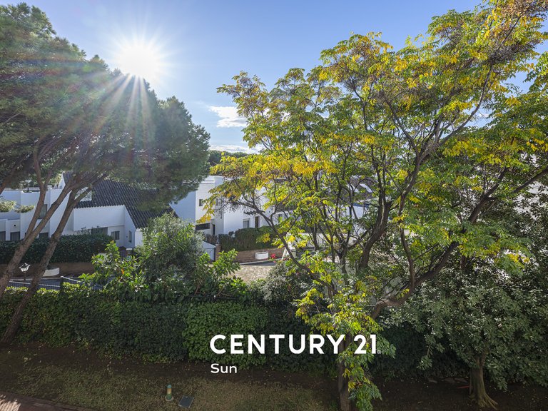 Apartment for sale in Puerto Banús, Málaga 12