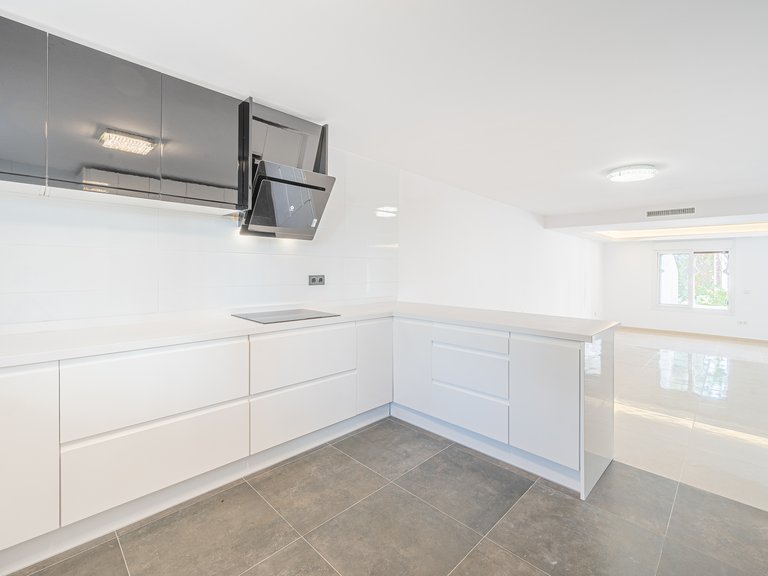 Townhouse for sale in Nueva Andalucía, Marbella, Málaga 11