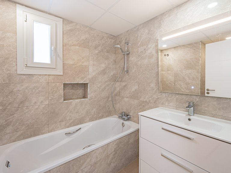 Townhouse for sale in Nueva Andalucía, Marbella, Málaga 17