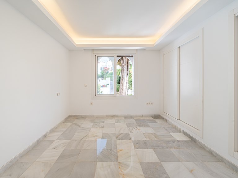 Townhouse for sale in Nueva Andalucía, Marbella, Málaga 21