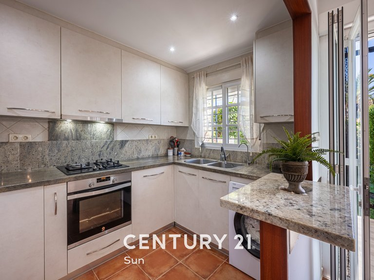 Apartment for sale in Nueva Andalucía, Marbella, Málaga 7