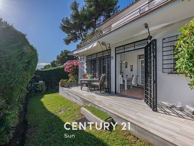 Apartment for sale in Nueva Andalucía, Marbella, Málaga 1