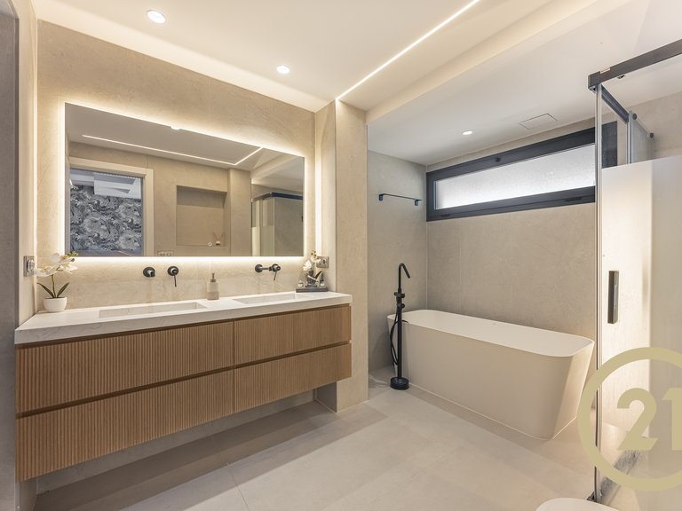 Villa for sale in Estepona, Málaga 12