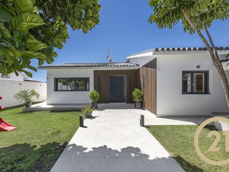 Villa for sale in Estepona, Málaga 13