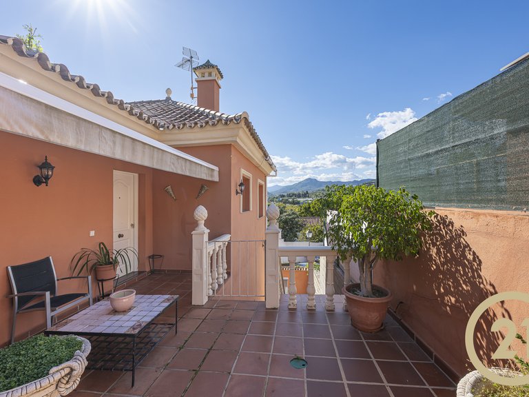 Villa for sale in San Pedro de Alcántara, Marbella, Málaga 1